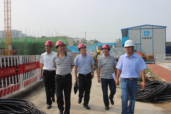 詹先豪、、、杨晓彬一行到滨湖项目指导事情